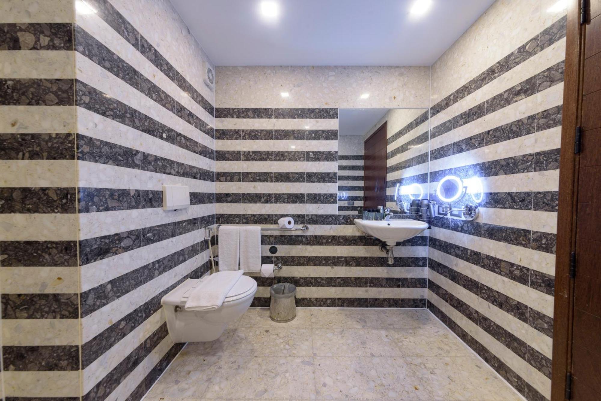 Royal Tulip Brasília Alvorada Hotel Quarto foto Bathroom