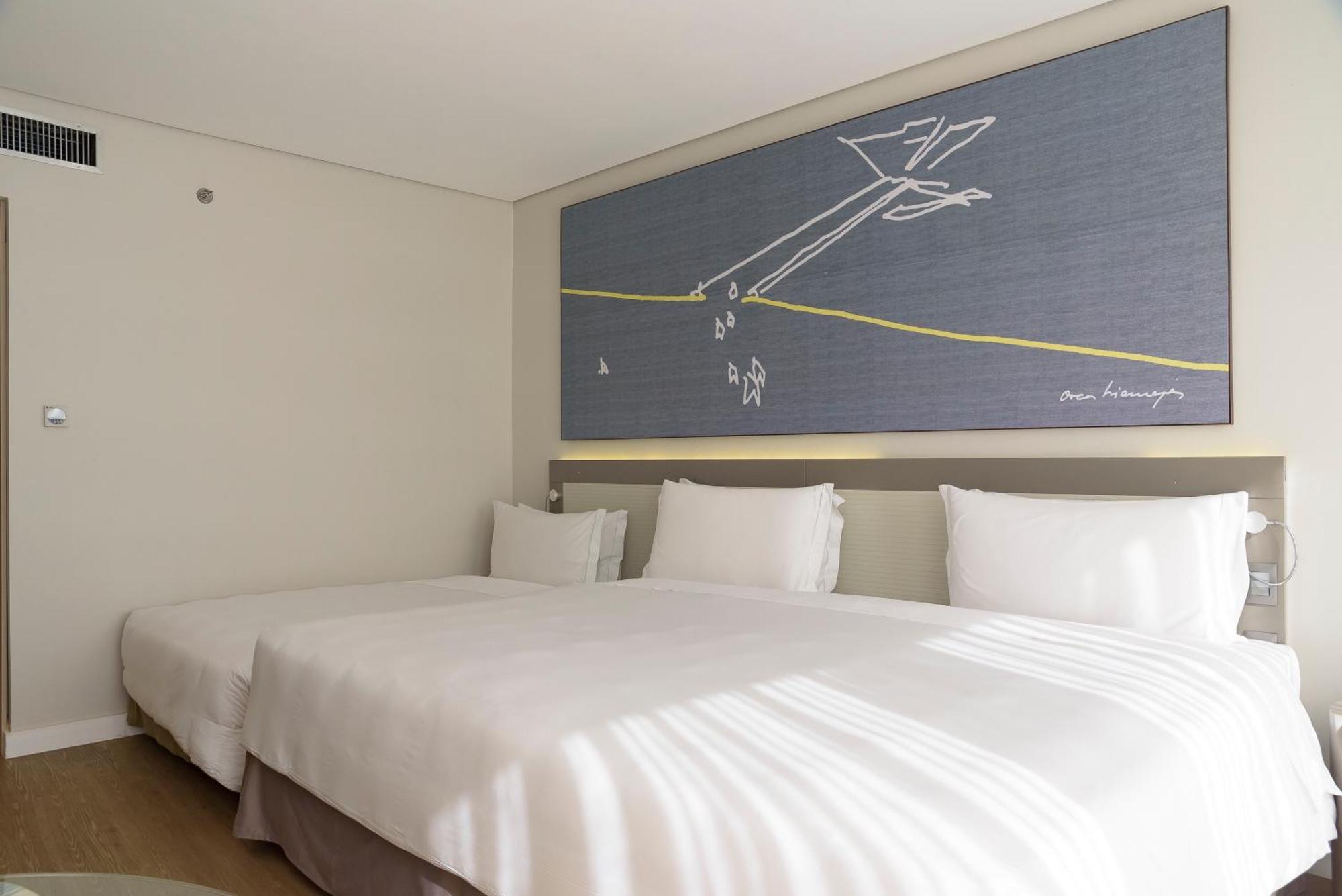 Royal Tulip Brasília Alvorada Hotel Quarto foto A room at the hotel